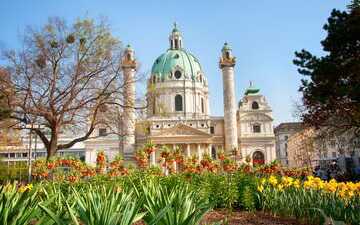 Flusskreuzfahrt Donau Karlskirche Wien