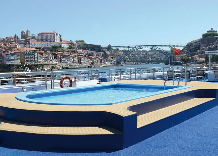 Pool auf dem Sonnendeck