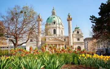 Flusskreuzfahrt Donau Karlskirche Wien