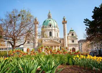 Flusskreuzfahrt Donau Karlskirche Wien