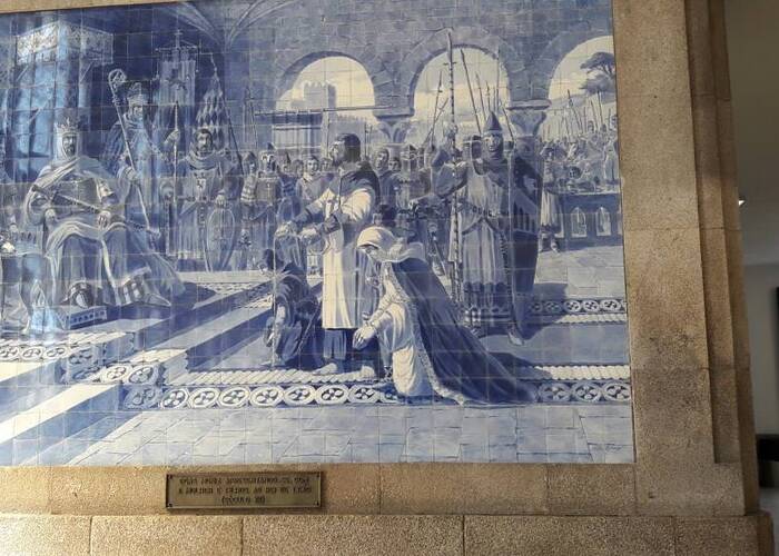 Wandfliesen im Bahnhof von Porto