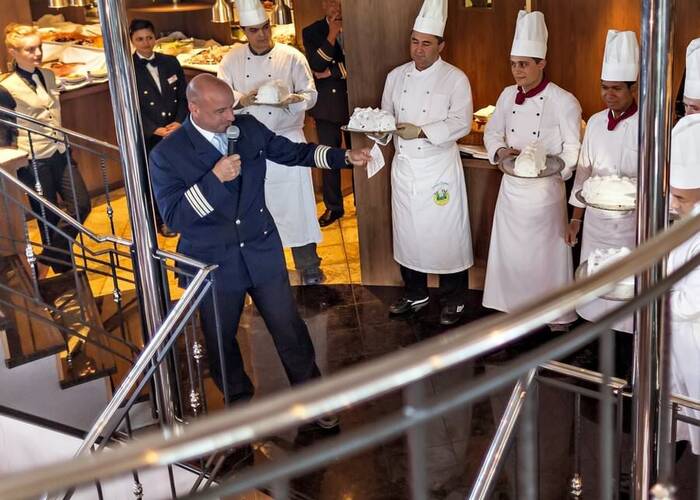 Crew an Bord MS Amelia