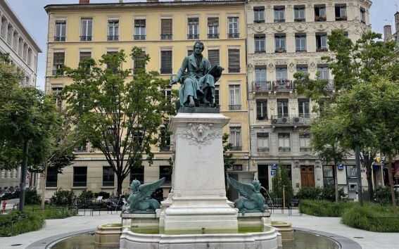 denkmal ampere in lyon