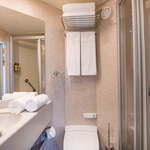 Dusche und WC in der Kabine