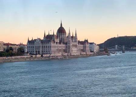 Flusskreuzfahrt Donau Parlament Budapest