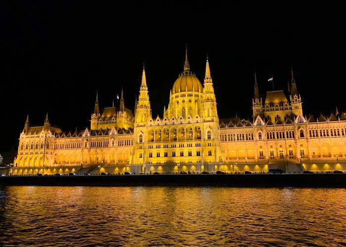 Flusskreuzfahrt Donau Budapest Parlament