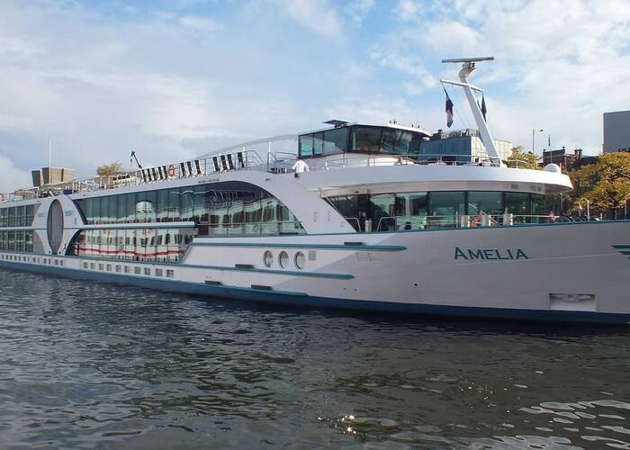 Flusskreuzfahrtschiff MS Amelia seitliche Ansicht