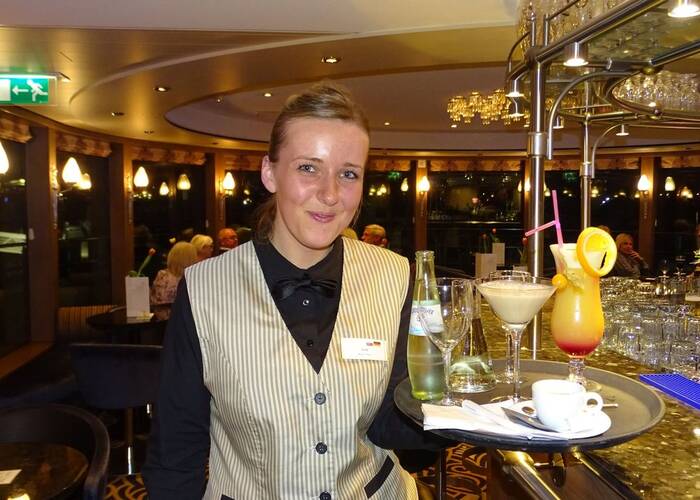 Mitarbeiterin an Bord MS Amelia