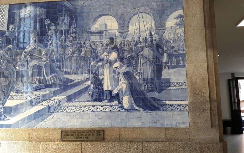 Wandfliesen im Bahnhof von Porto